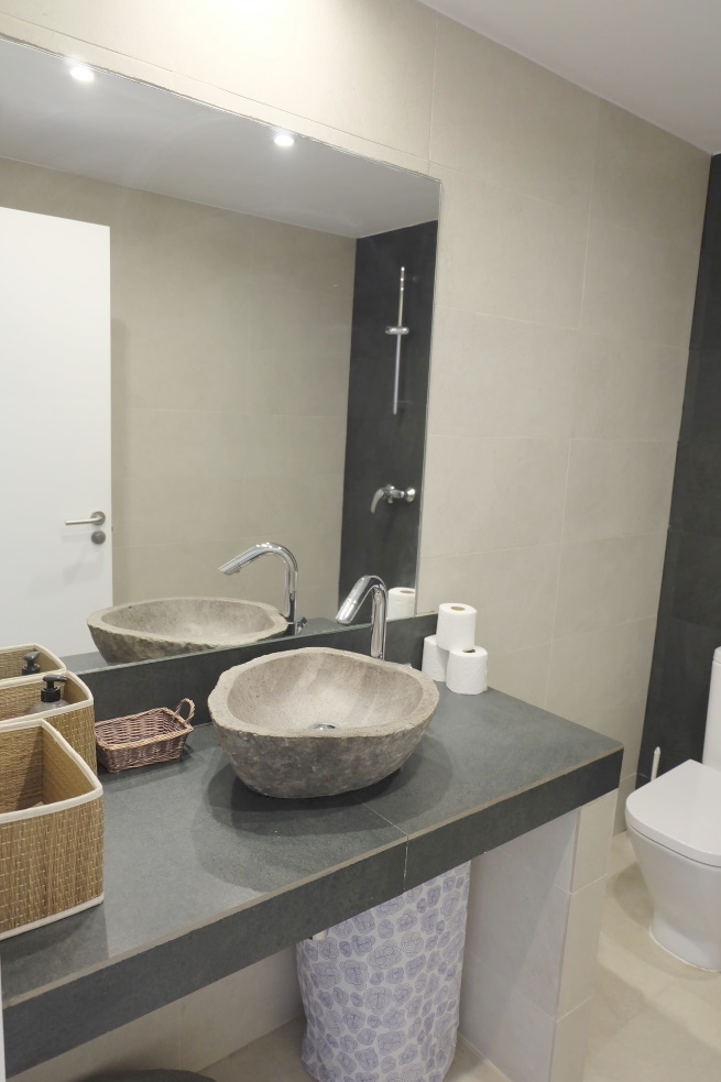 Bathroom 2 resa estates ibiza sale apartment 3 bedrooms groundfloor resa estates .jpg